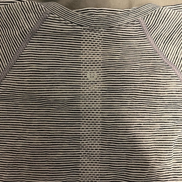 Lululemon Swiftly Tech T-Shirt - Picture 3 of 3